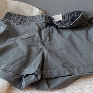 🔥 B2G1! NWT Old Navy Every day Charcoal Gray 3.5 Inseam Shorts
